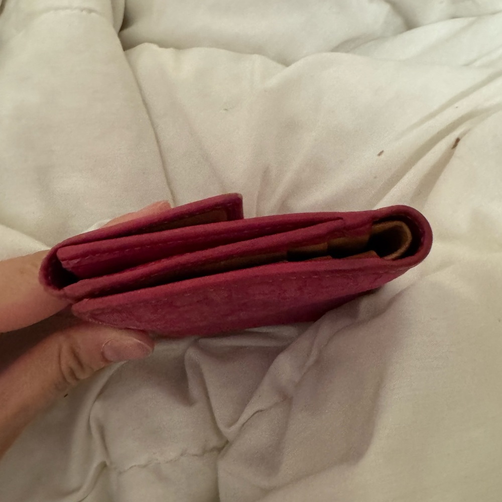 Pink bifold coach wallet - Picture 8 of 9